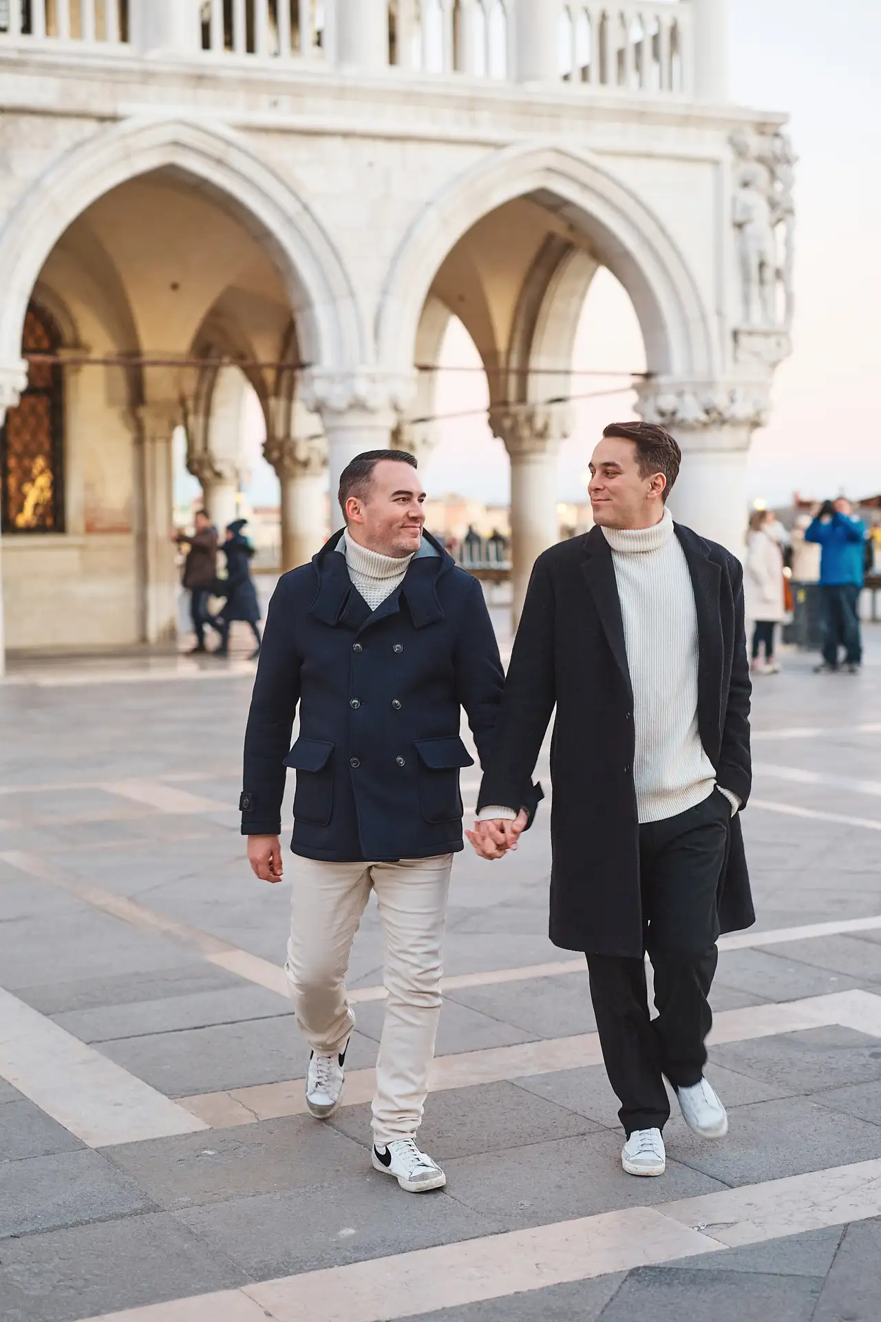 stylish venice engagement shoot