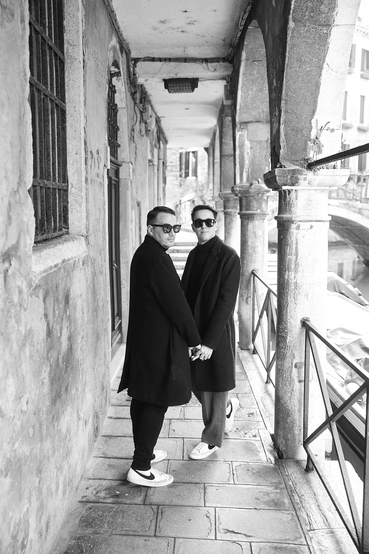 stylish venice engagement shoot