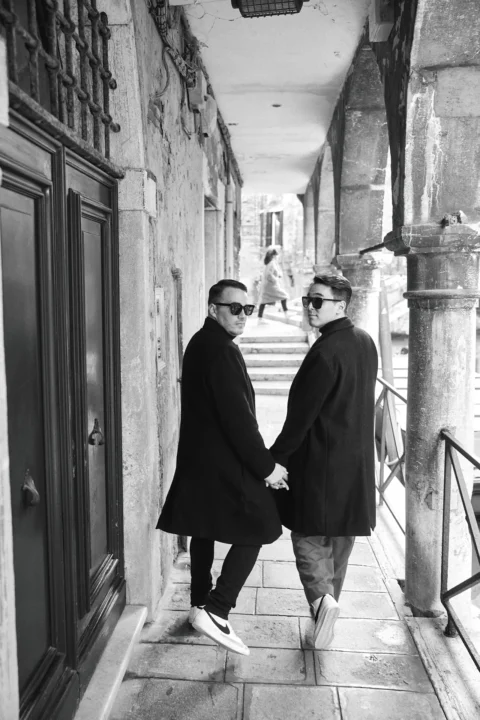 stylish venice engagement shoot