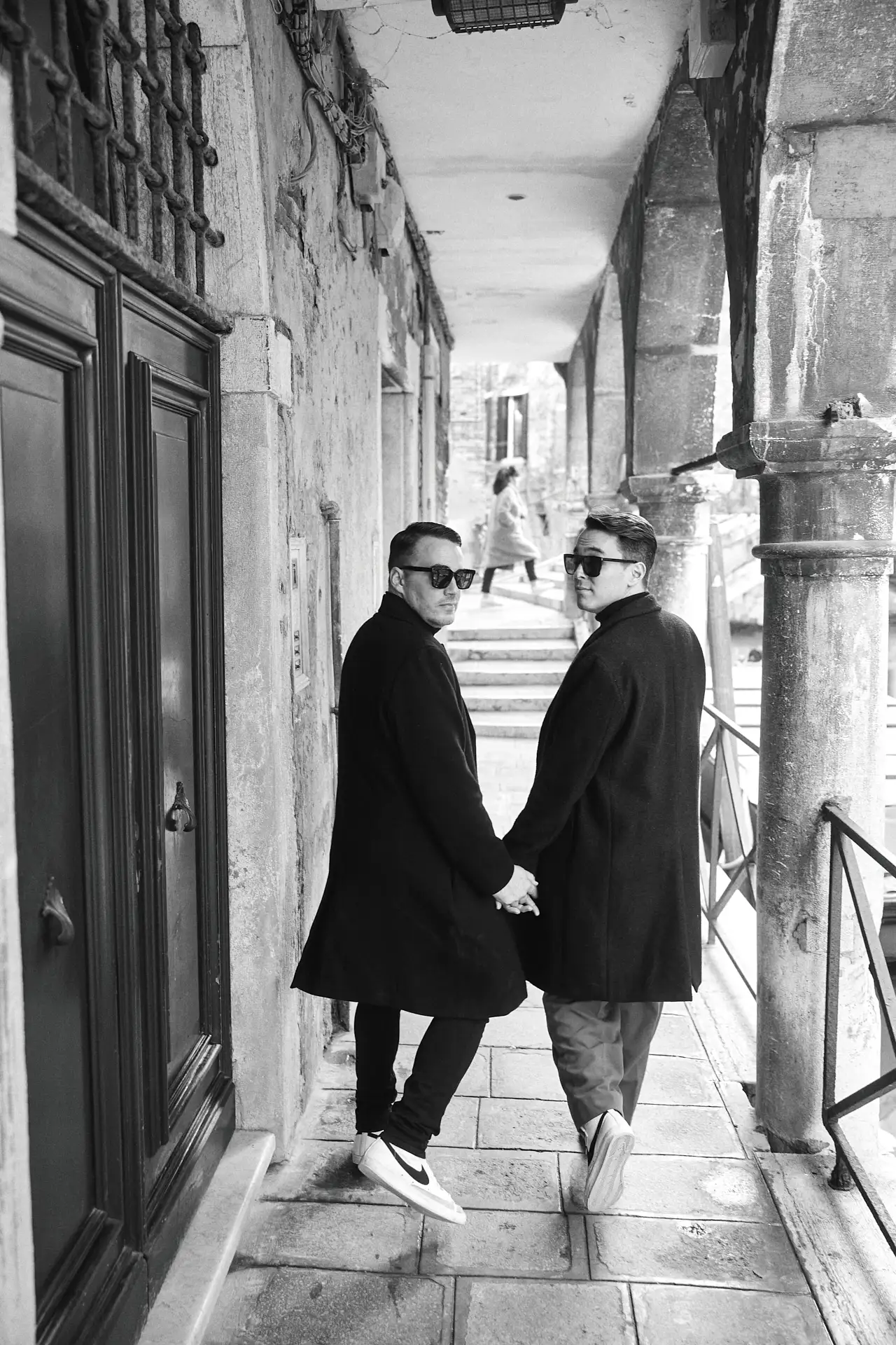 stylish venice engagement shoot
