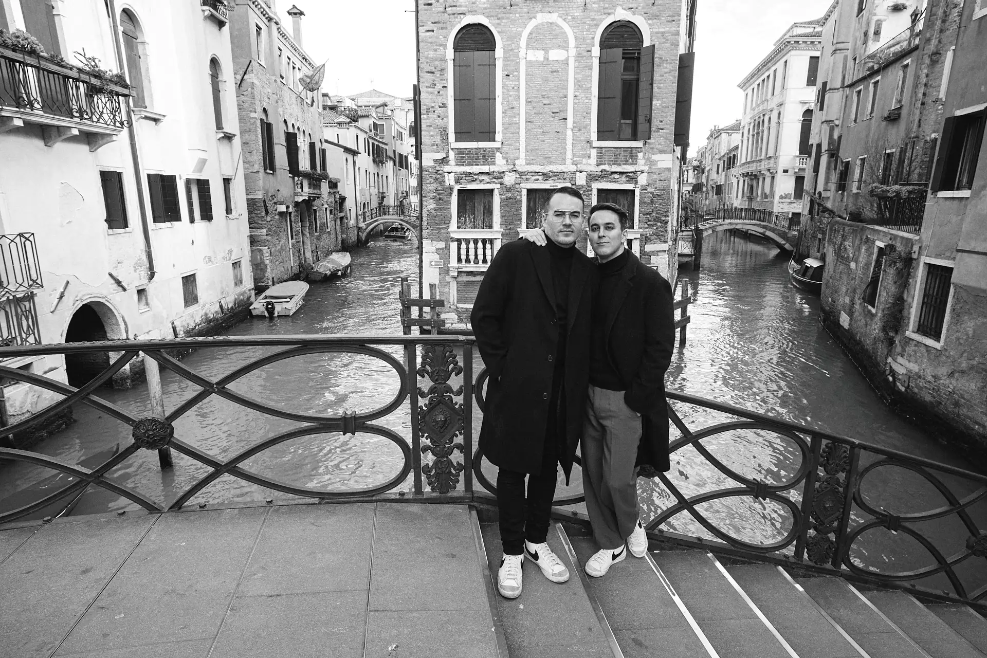 stylish venice engagement shoot