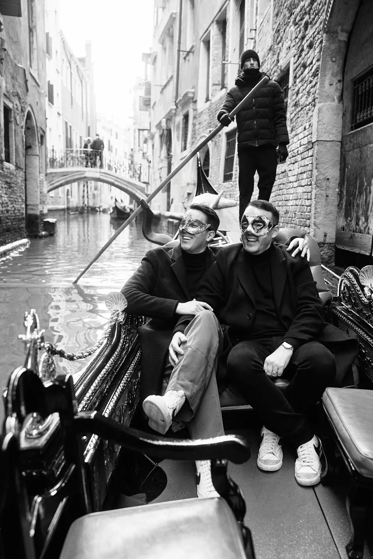 stylish venice engagement shoot