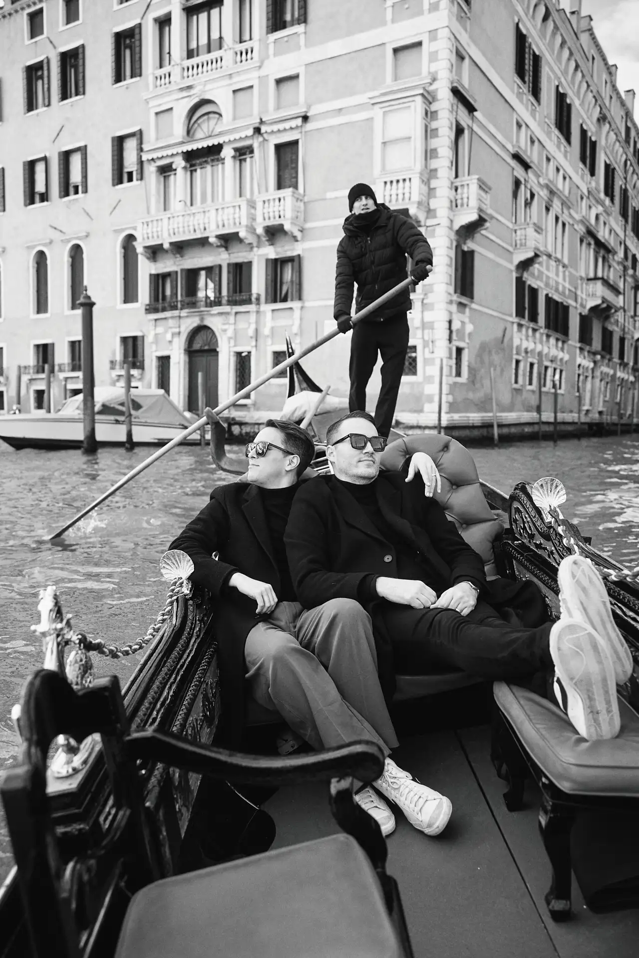 stylish venice engagement shoot