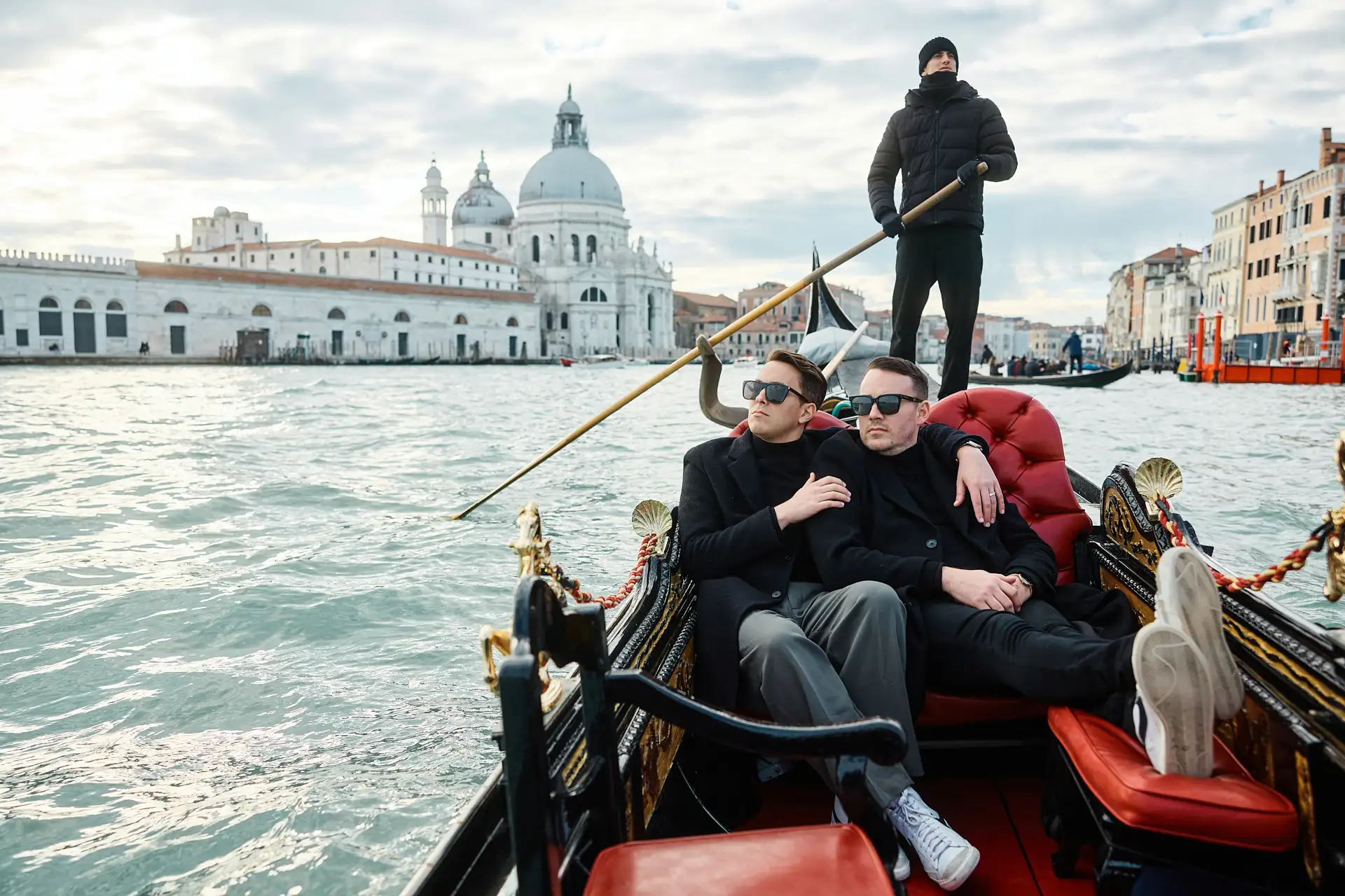 stylish venice engagement shoot