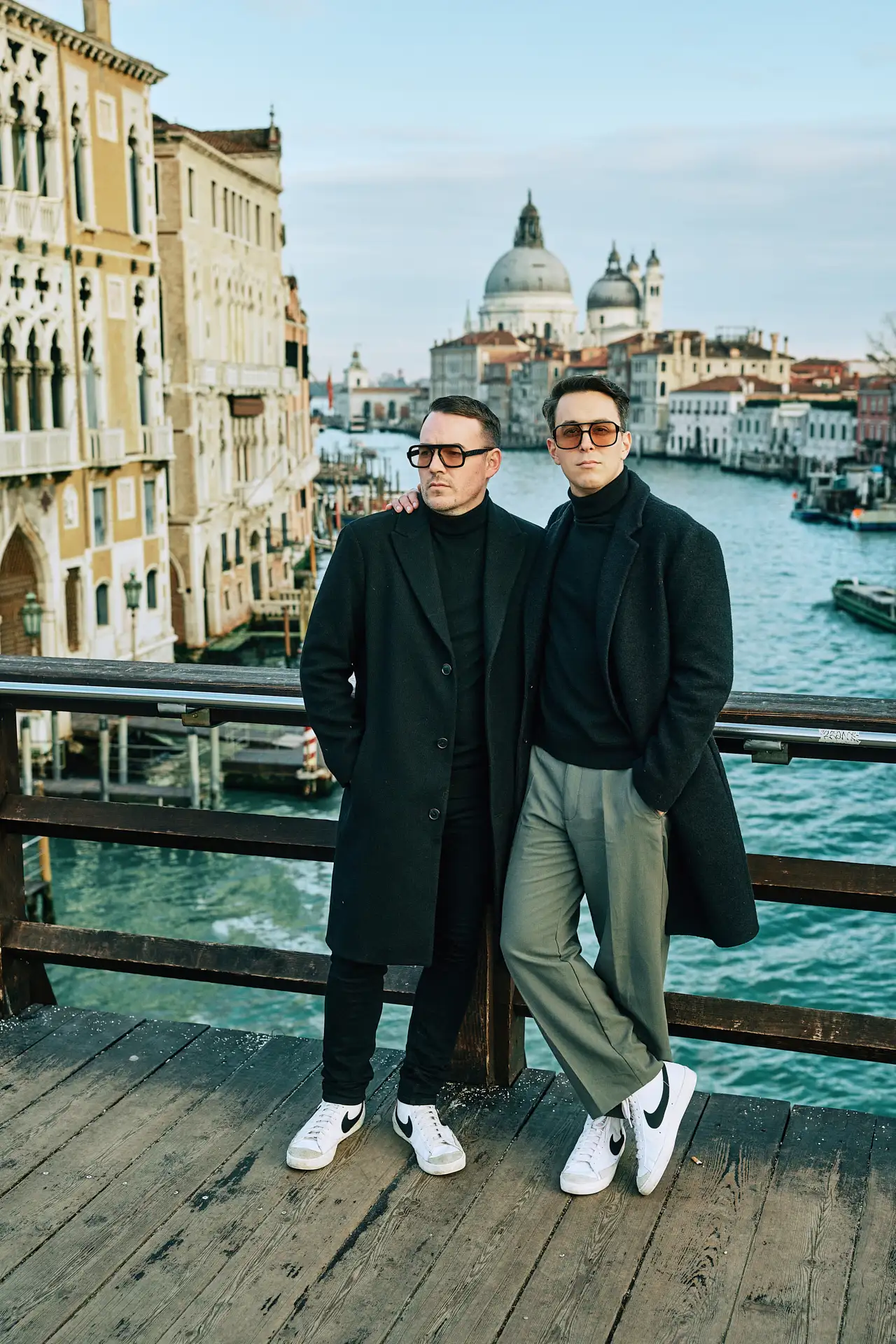 stylish venice engagement shoot
