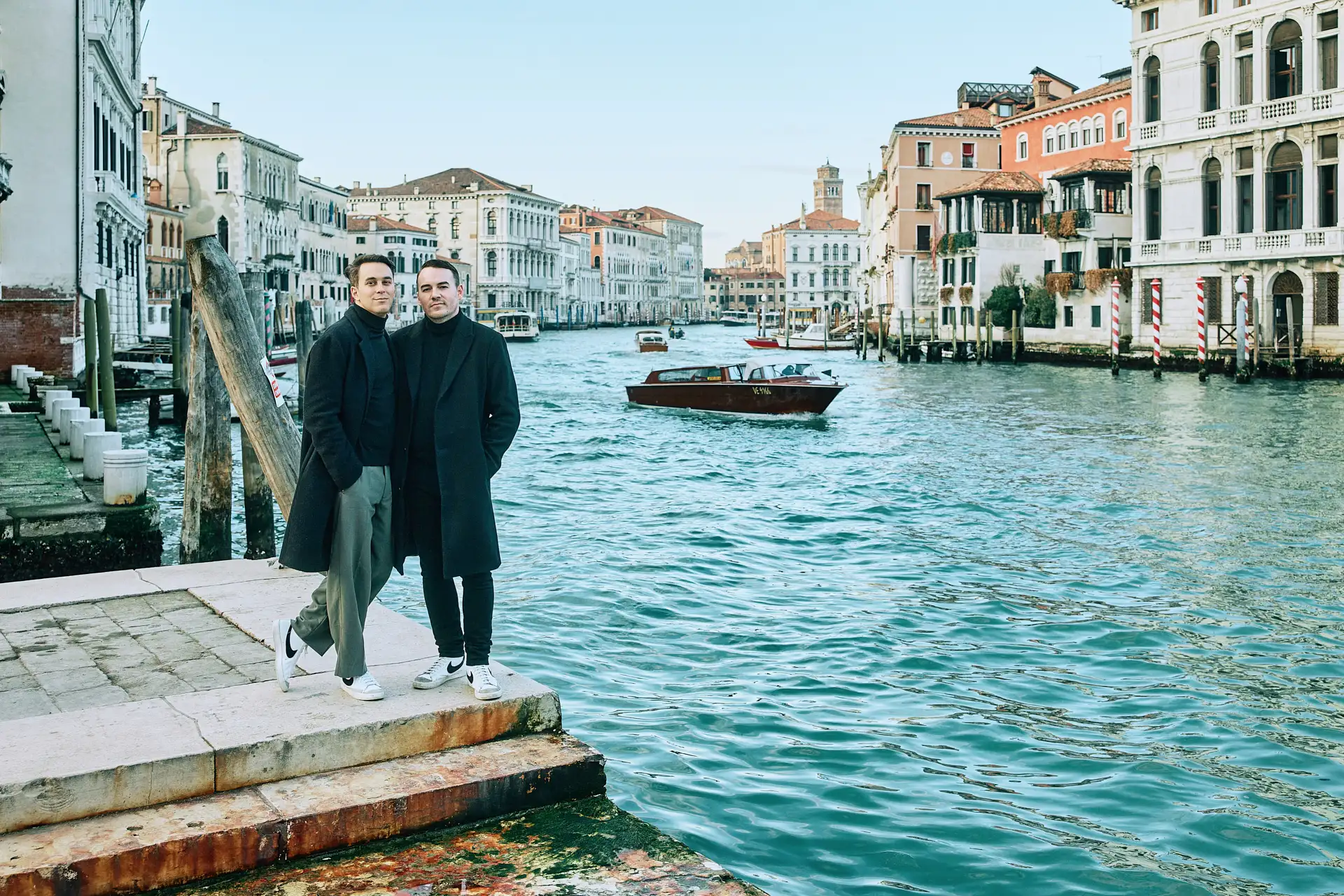 stylish venice engagement shoot