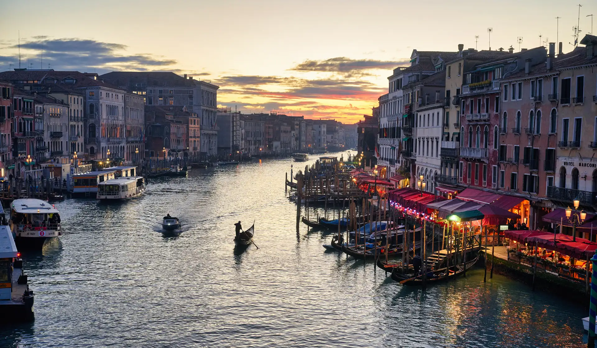 stylish venice engagement shoot