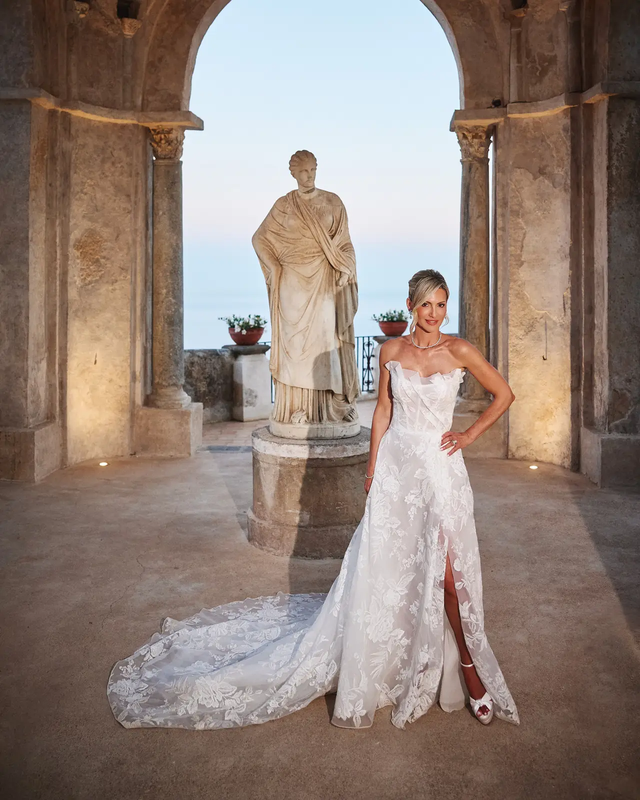 bride and statue of ceres infinity terrace villa cimbrone